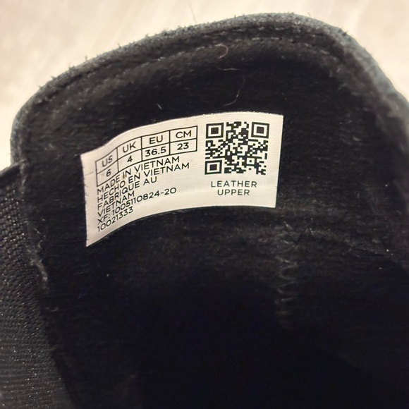 Toms Black Leather Evelyn Chelsea Ankle Boots Size 6 - Picture 5 of 6